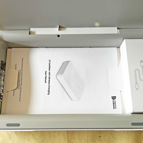 UV SANITIZER WITH WIRELESS CHARGING, CLEANS YOUR BELONGINGS BY UV-C LAMP, KILLS - Picture 7 of 8